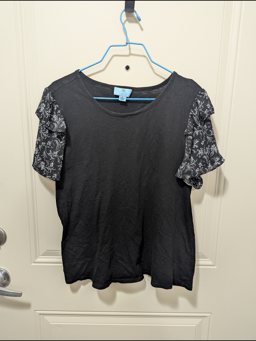 CeCe Black Short Sleeve Top with Patterned Ruffle Sleeves - Picture 1 of 4